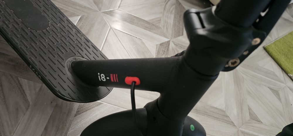 Trotineta electrica noua