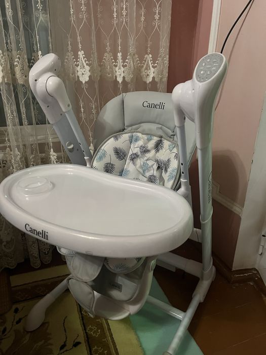 Canelli стульчик со столиком для кормления.Автоматические качели .