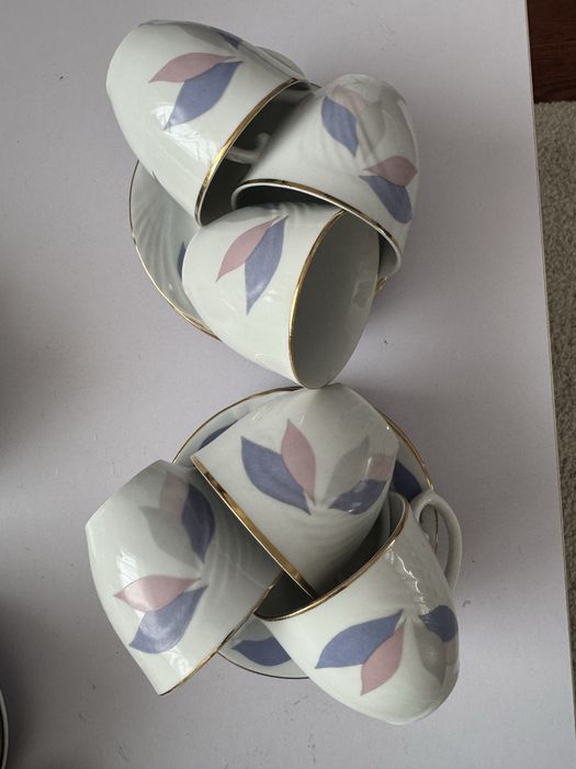 Set 12 piese cafea :sase cesti si sase farfurii