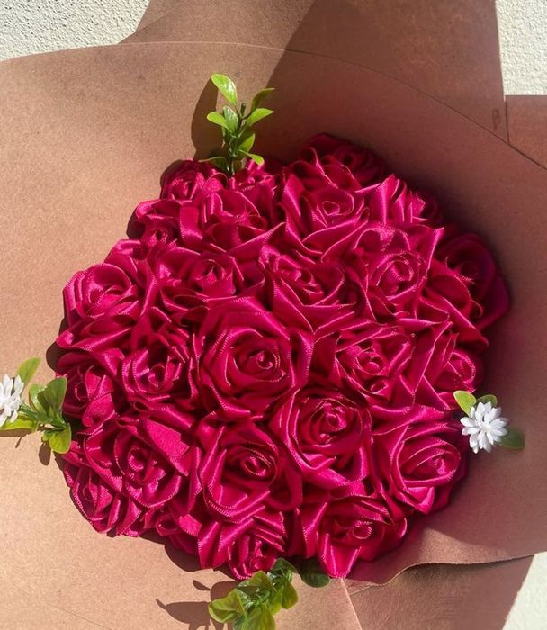 Атласные розы из лент