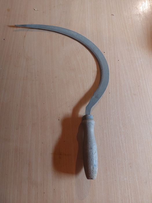 Продам серп советских времен