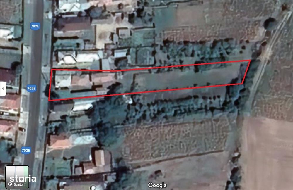 Casă de vânzare cu teren.