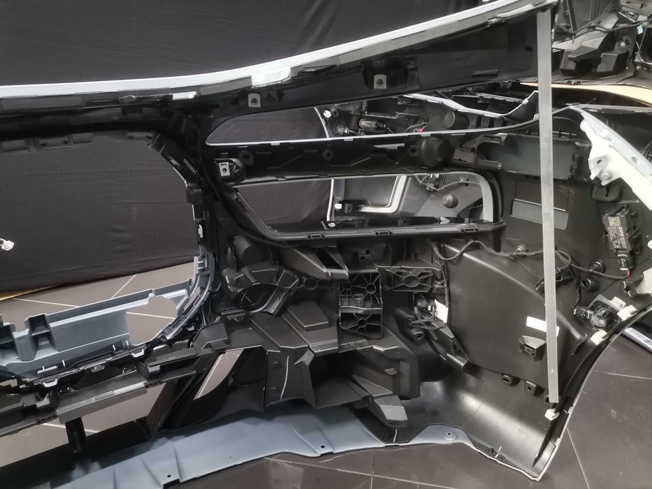 Нова Предна Броня Комплект USA BMW G70 i7 7 M Sport Shadow Paket