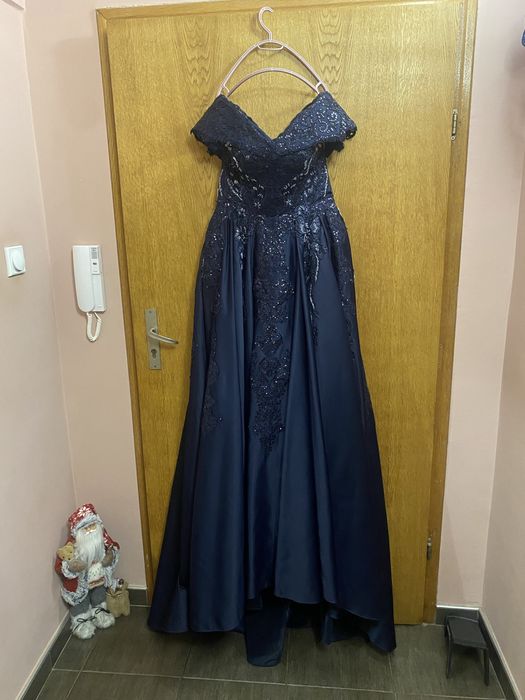 Рокля за бал във Варна