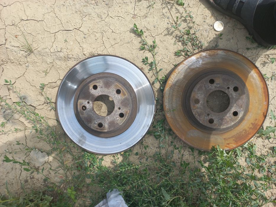 Продам передние тормозные диски