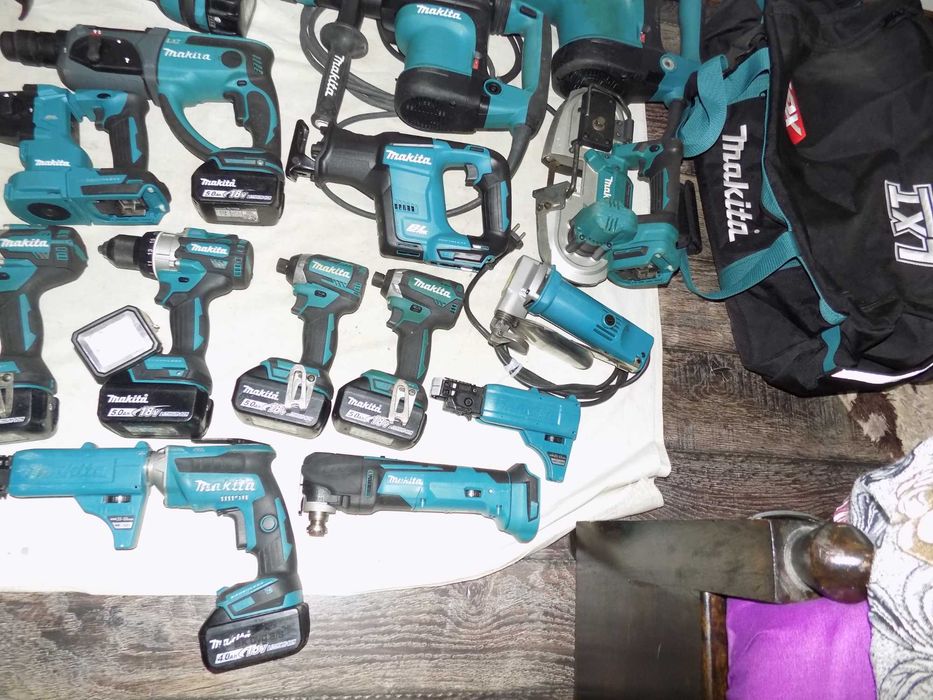Scule Makita  18V  si  220V  perfect functionale