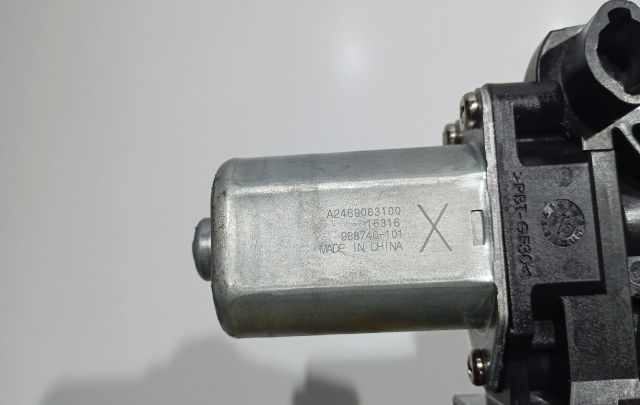 Motoras macara geam dreapta spate A2469063100 Mercedes-Benz A-Class W