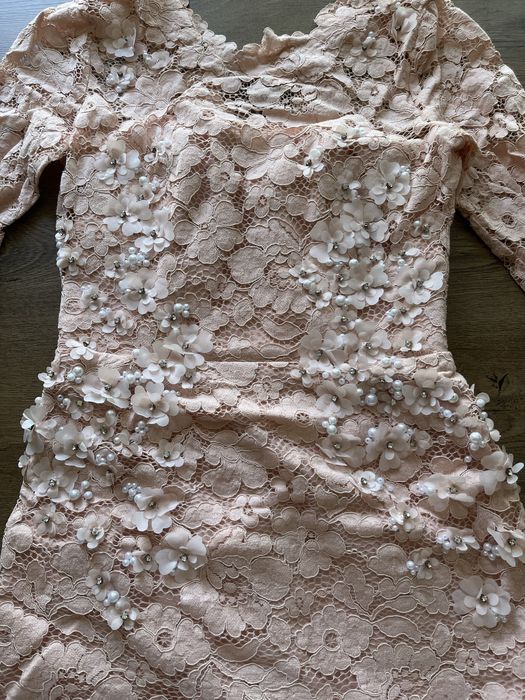 Дантелена бутикова рокля