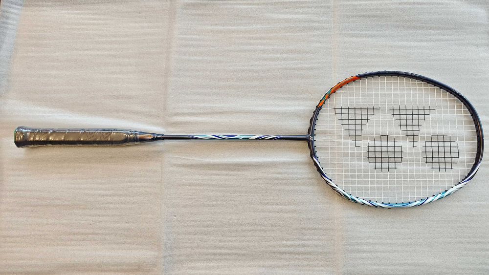 Yonex Astrox 100ZZ  ракета за бадминтон