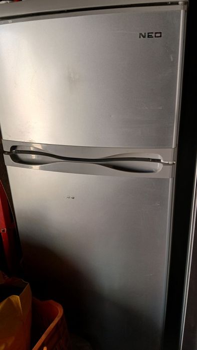 Продавам  хладилник  Веко