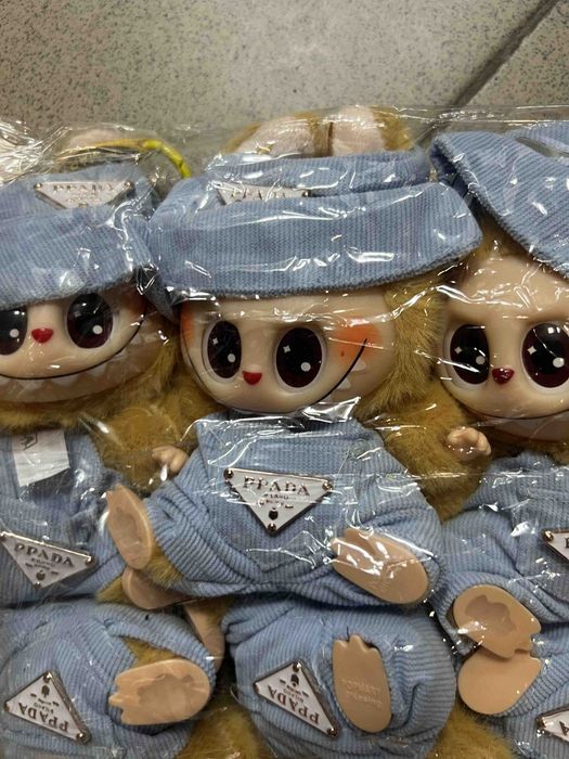 Лабубу с дрехи само на едро