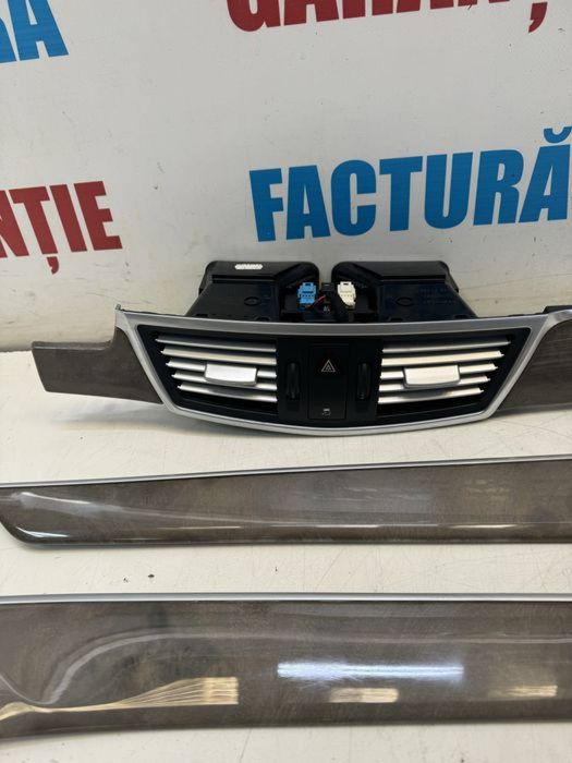 Trimuri ornamente mahon grile aer bord luminate Mercedes W212