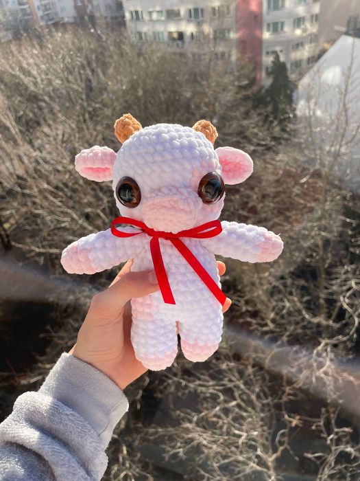 Ръчно плетена плюшена играчка