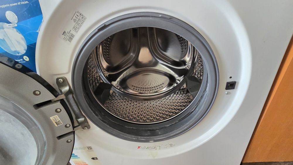 URGENT: Mașină de spălat rufe,  Beko WUE7612XST, 7 kg, 1200 RPM, Clasa D, SteamCure, Drum Clean SteamCure, Motor Pro-Smart Inverter, alb.
