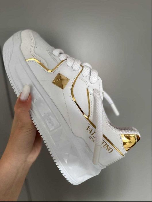Adidași dama Valentino