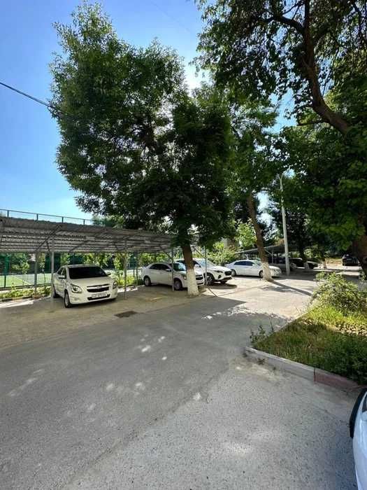 Продаётся 3 комн квартира возле Версаль, Чорсу