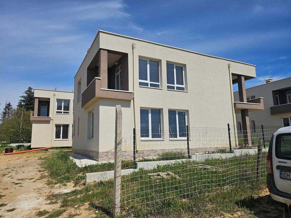 Къща с четири спални - ново стройтелство