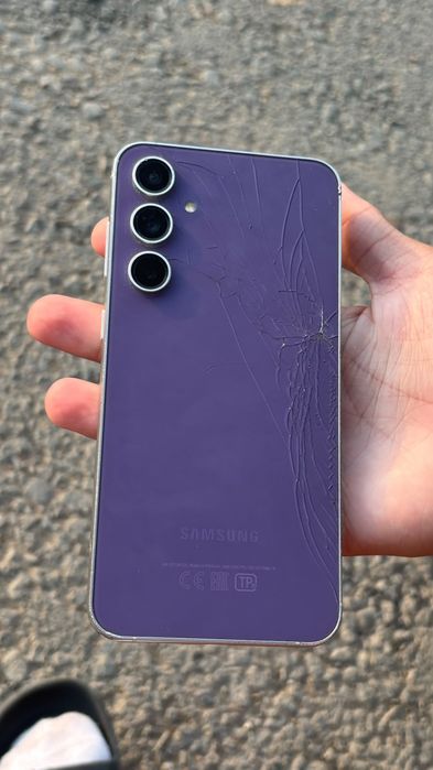 Samsung s23fe и oppo find x3 pro