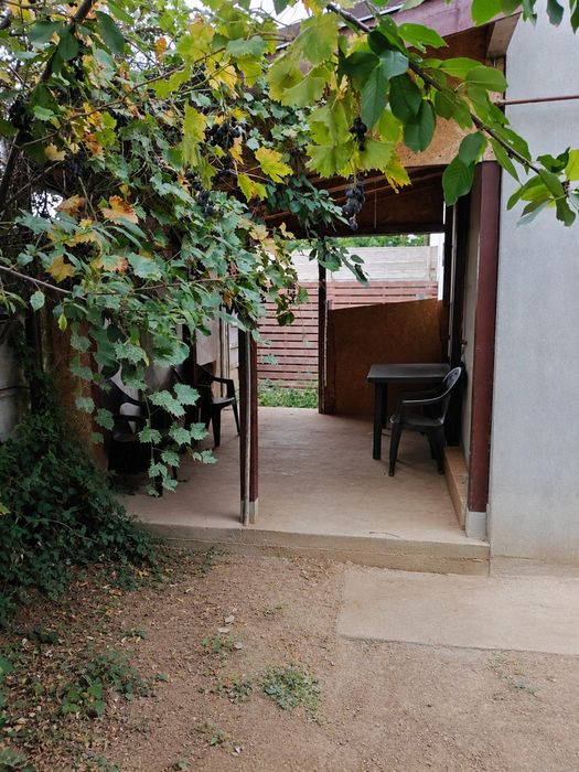 vând vila 5+ camere Popești Leordeni (centru)