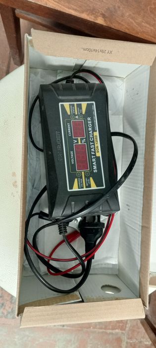 зарядное устроиство АКБ 12 В