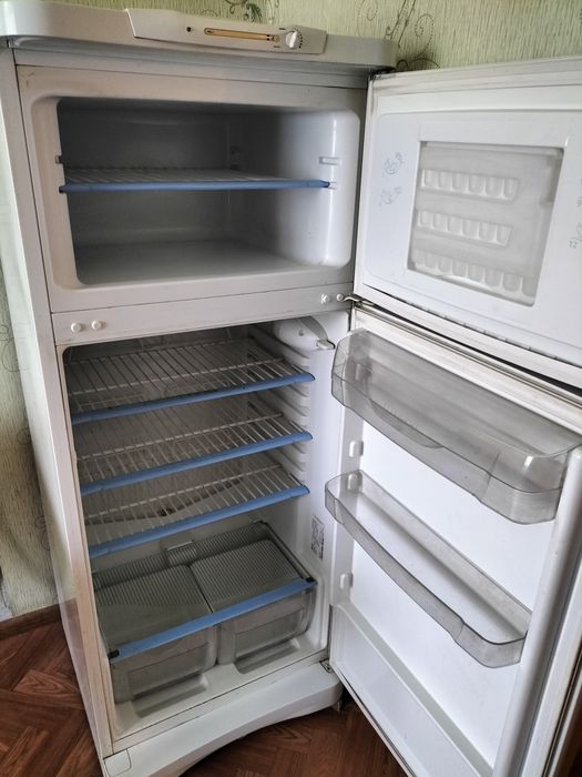 Продам холодильник б/у