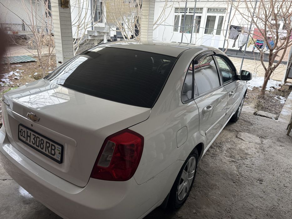 Jentra мошинаси сотилади