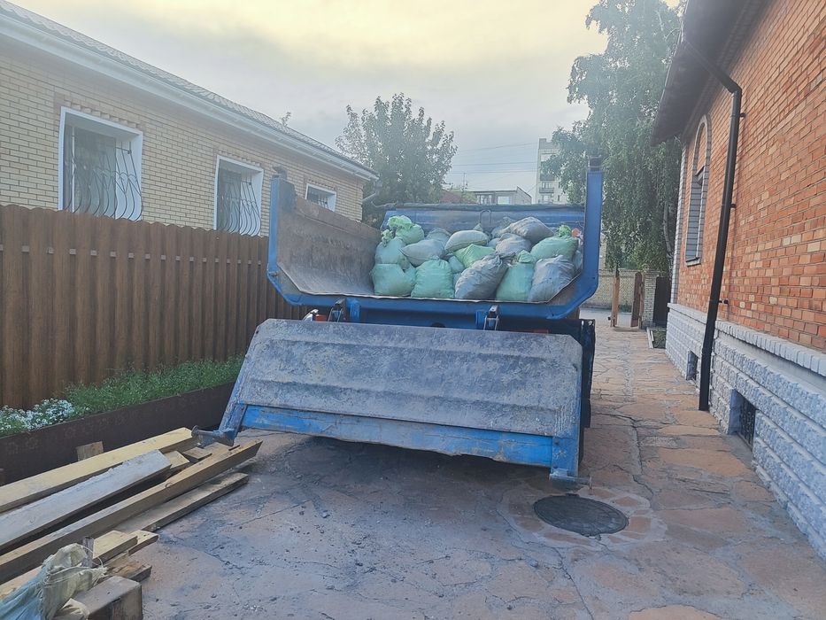 Вывоз мусора Зил,есть грузчики