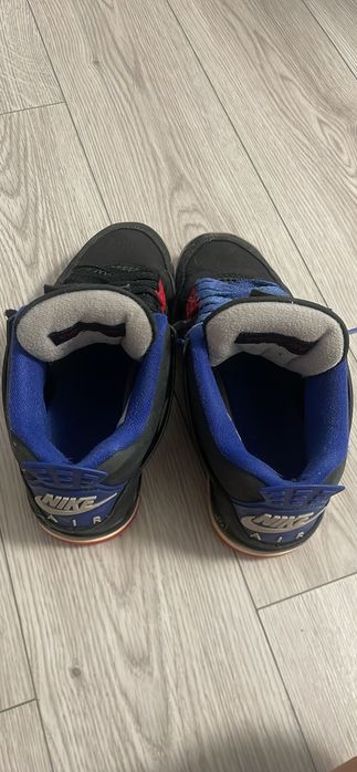 Adidasi Jordan 4