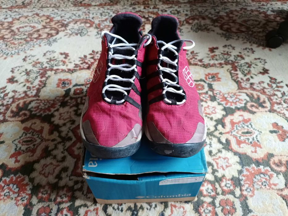 Продам мужские кроссовки