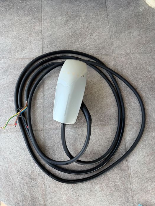 Зарядка на Tesla CC2