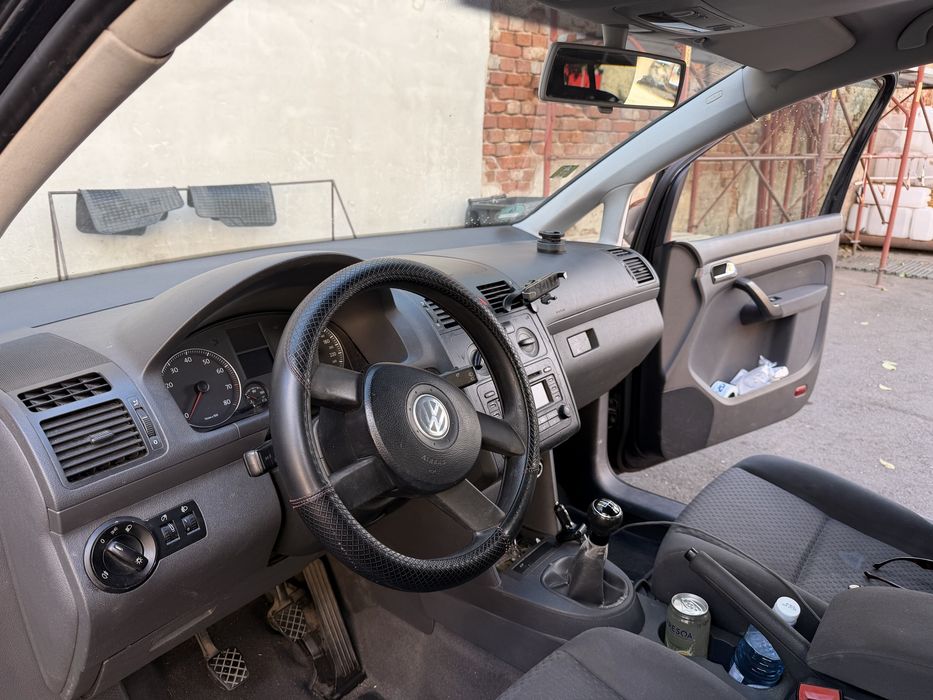 VW Touran 1.6 FSI