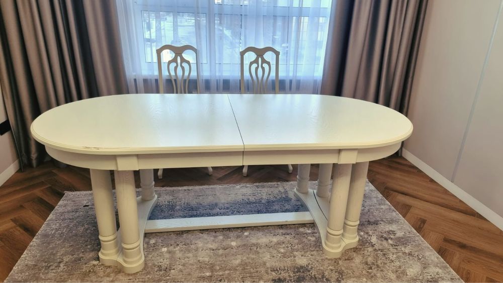 Продам обеденный стол