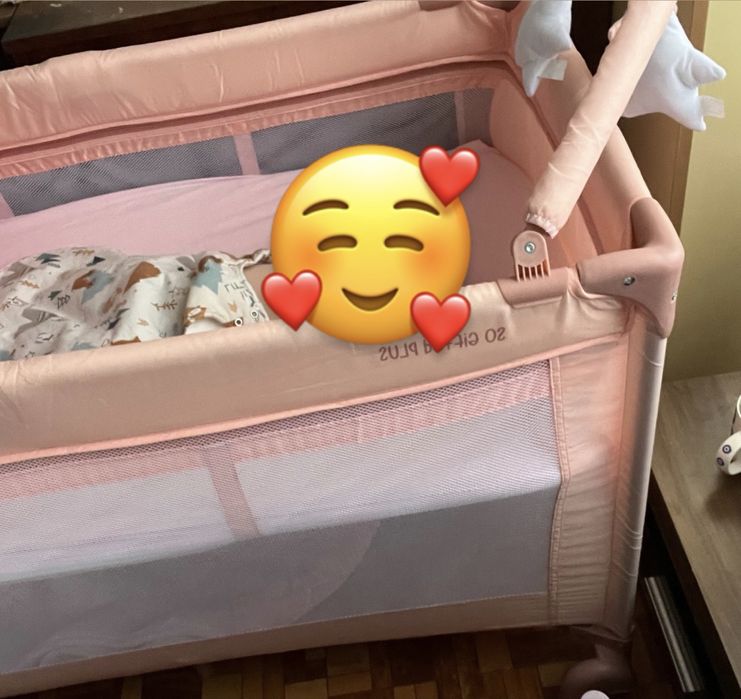 Преносима кошара на две нива с подарък матрак и чаршафи