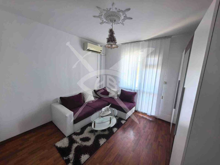 Продава се Четиристаен апартамент в Бургас, Възраждане - 100 кв.м за 1173 €/кв.м - Снимка #1