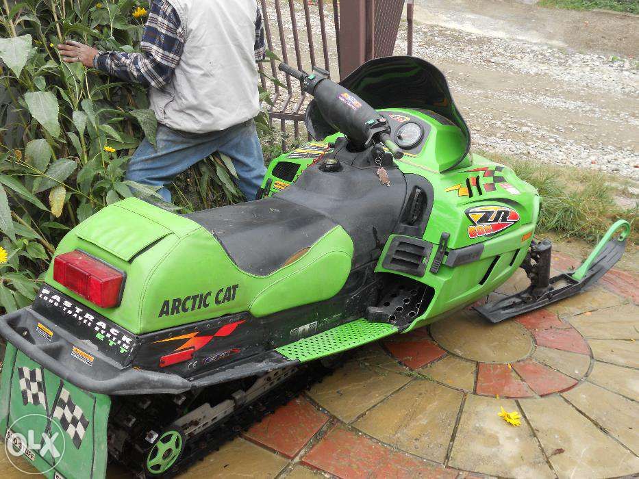 Vand/schimb Snowmobil ARCTIC CAT ZR 600