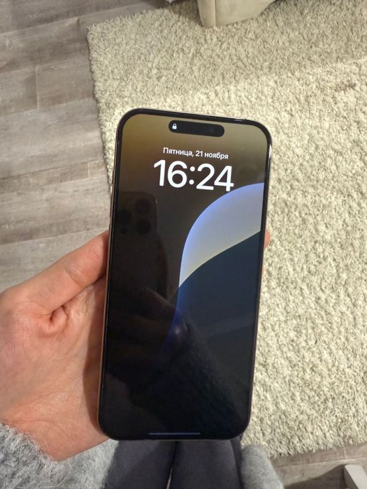 Продам айфон 16 про Мах