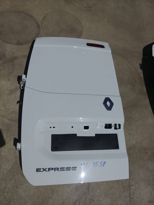 usa stanga spate renault express 2022