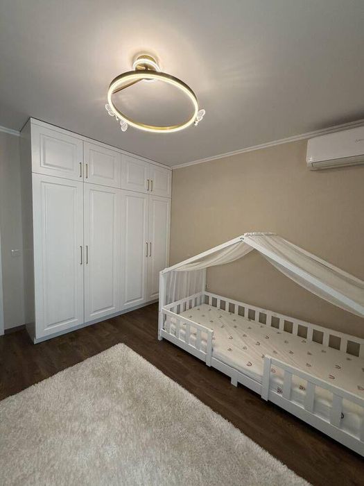Дава се под наем Тристаен апартамент в София, Лозенец - 180 кв.м за 1800 € - Снимка #6