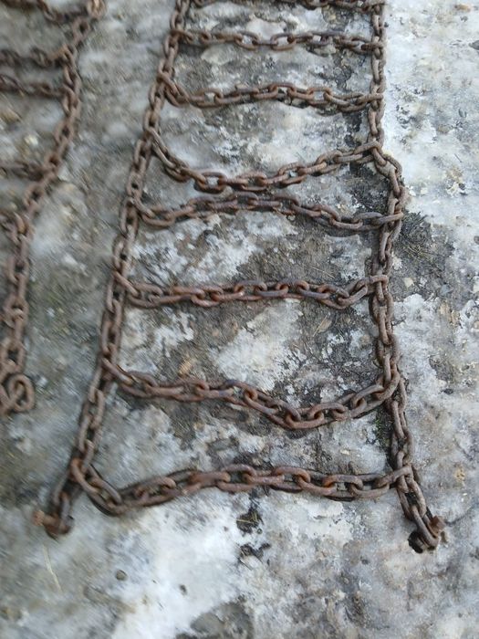 Vând lațuri pentru tractor U650,și două tiranturi