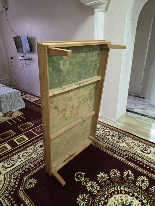 Стол сатылады. 200.000 сум