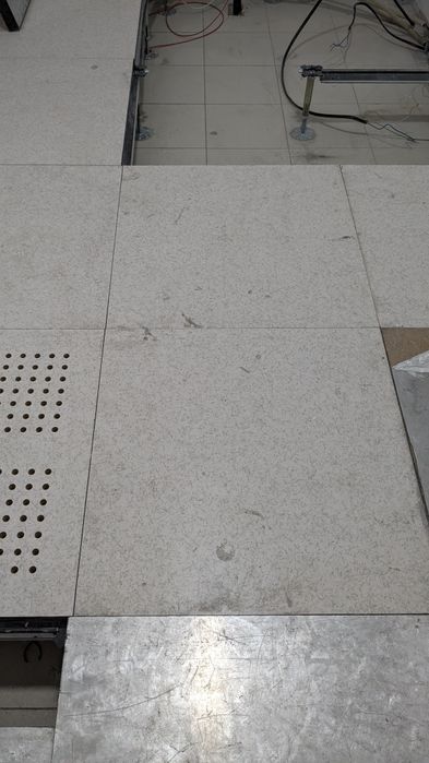 Фальшпол 60х60, 16 шт. (Примерно 8квм)