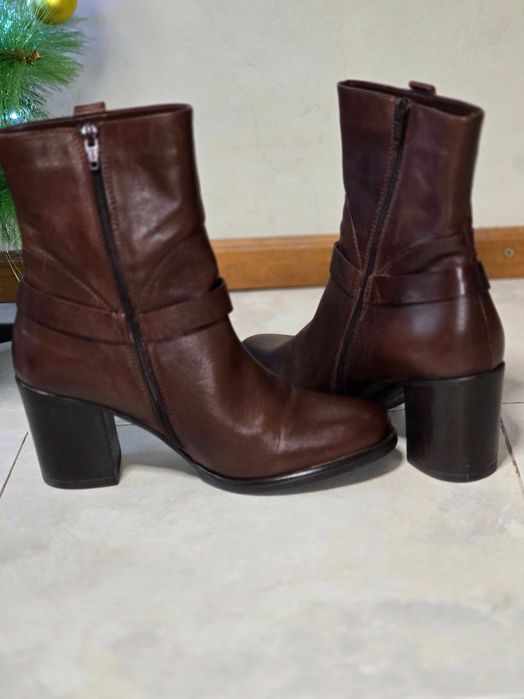Дамски кафеви боти от естествена кожа