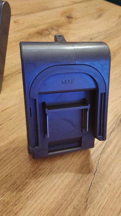 Адаптер за батерия Dyson V6