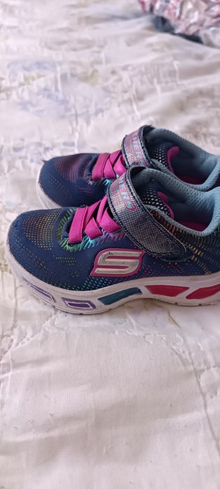 Skechers бебешки обувки  светещи 21 номер