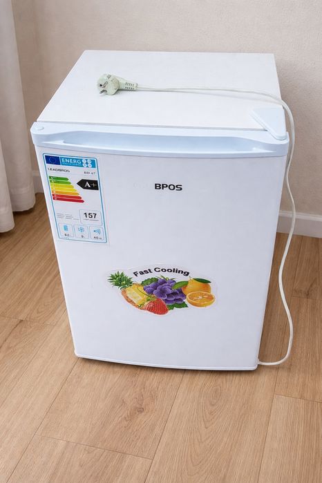 Маленький холодильник