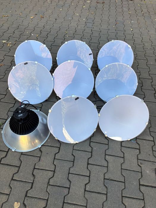 Reflectoare LED de 100W pentru spatii comerciale/industriale Bistrita ...