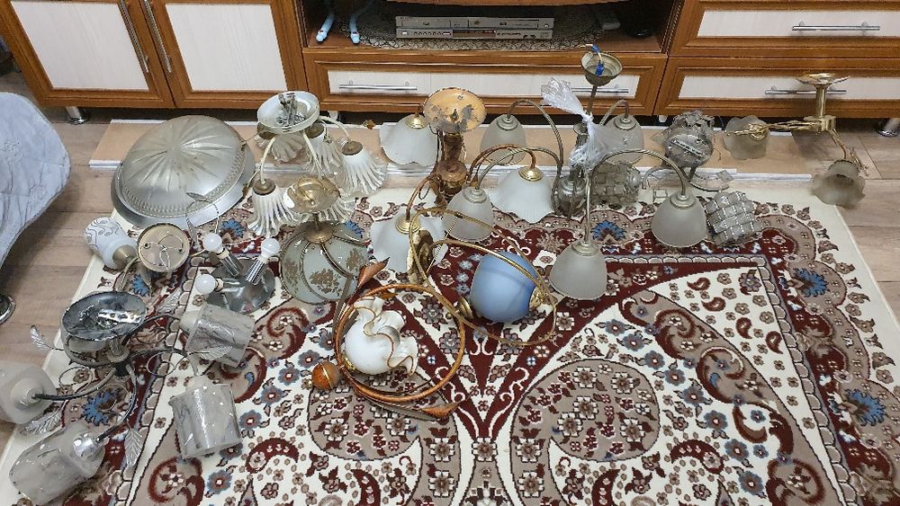 Продам  много люстры