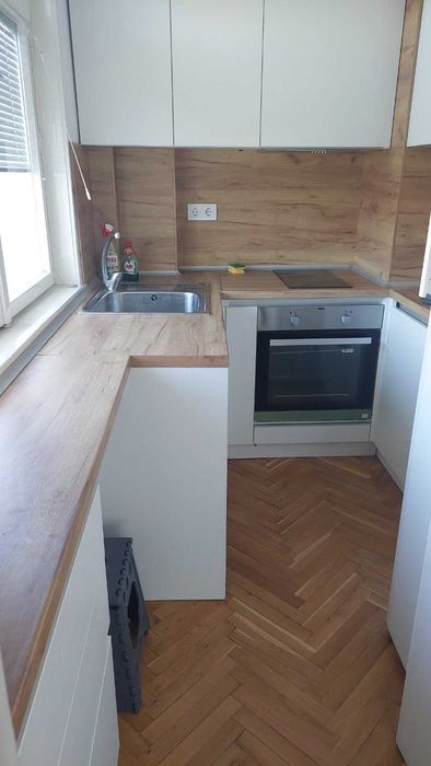 Дава се под наем Тристаен апартамент в Варна, Център - 92 кв.м за 650 € - Снимка #2