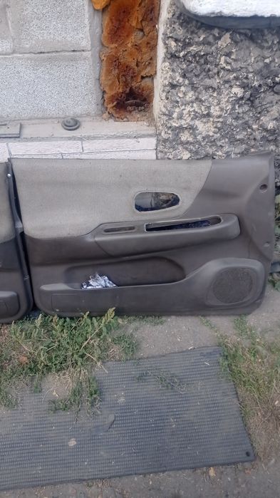 Продам запчасти  Митсубиси Челленджер