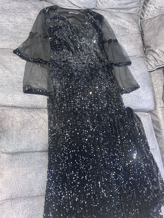 Продается нарядное красивое платье